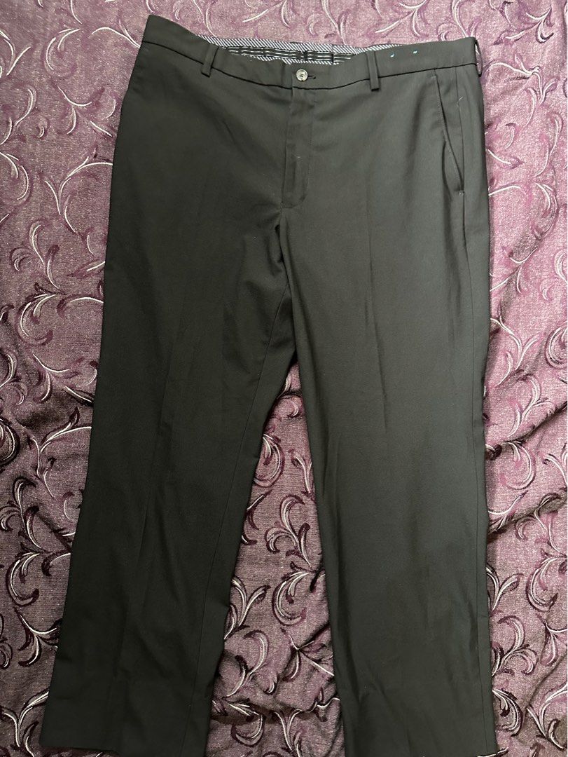 G2000 Black Slacks (Category: Trousers) located in Silang. Submitted by ws.thrift (Listing ID 1456520261, Image 2). Description: Details ⬇️ G2000 Dress Pants (Black) Clean and versatile G2000 dress pants featuring a classic regular fit, multiple pockets, belt loops, and subtle striped detailing along the inner waistband. Size: 35 Waist: 35” Length: 38 Fit: Regular Fit Condition: 8.5/10 Color rate: 9/10 Issue(s): Minor blue marks near the waistban