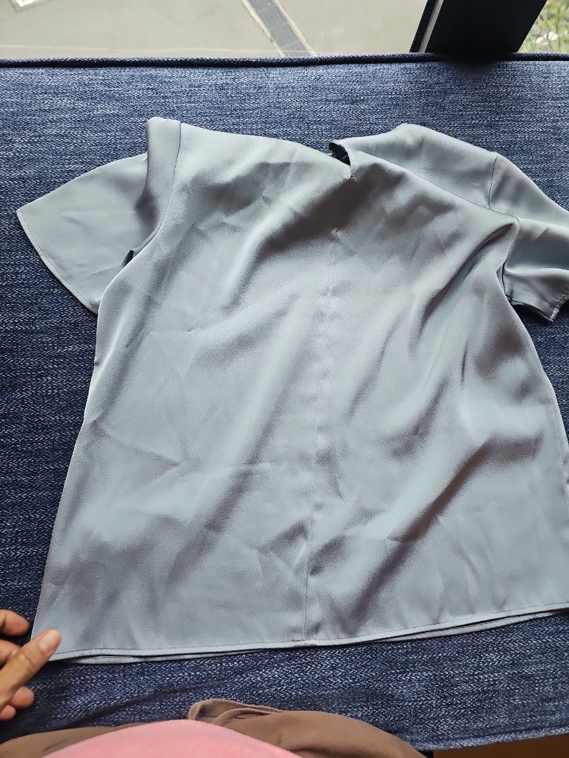 G2000 blouse (Category: Blouses) located in Singapore. Submitted by nonoy1222 (Listing ID 1456476868, Image 2). Description: .