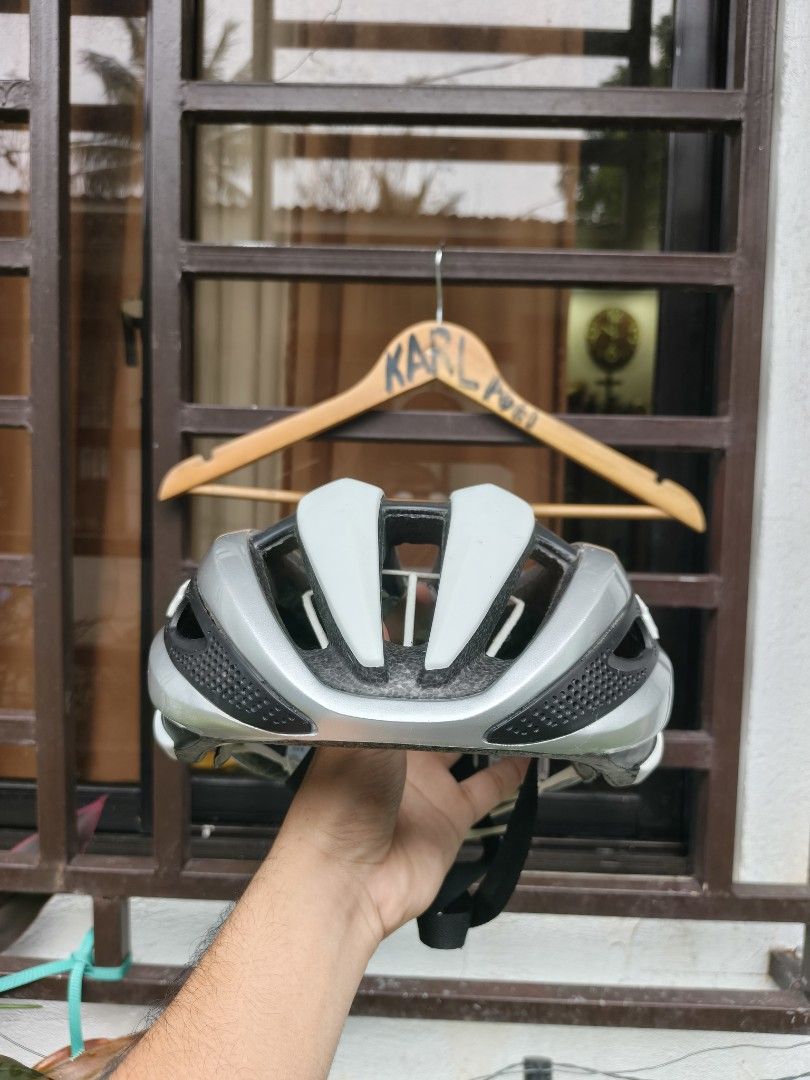 Giro Synthe MIPS Cycling Helmet - Size L (Category: Bicycles) located in Mariveles. Submitted by bakalangthriftmo (Listing ID 1456494647, Image 2). Description: - Giro Synthe MIPS cycling helmet - Size: Large (L) - Color: Matte White/Silver - Features: Great ventilation, adjustable straps and fit system - Condition: Ready for your next ride - Inquiries welcome!.