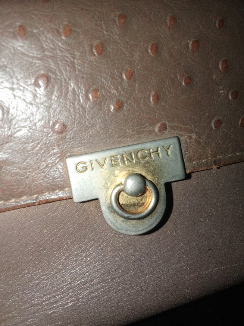 Givenchy Ostrich Leather Bifold Wallet (Category: Luxury Bags & Wallets) located in Manila. Submitted by christoph17 (Listing ID 1456463873, Image 2). Description: good condition original from japan surplus.