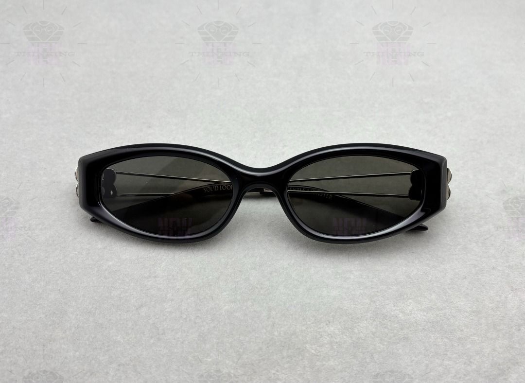 GM SOLID LOOP 55 22 143501 (Category: Sunglasses & Eyewear) located in Singapore. Submitted by pickplanet_planet (Listing ID 1456465611, Image 2). Description: .