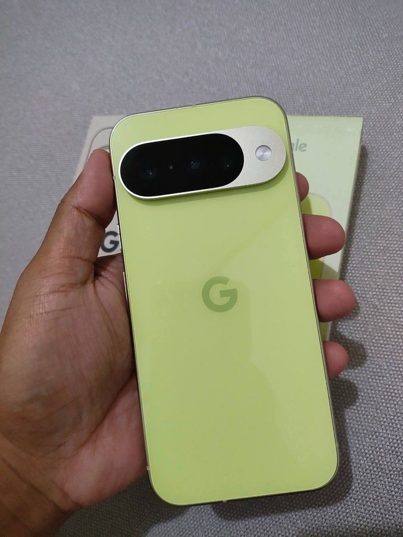 Google pixel 10 128gb (Category: Google Pixel) located in Manila. Submitted by pureowl_f5c046 (Listing ID 1456590863, Image 2). Description: SALE/SWAP SA IOS WITH ADD CASH This pixel 10 is from Amazon Us Variant. Lemon grass 128gb Under warranty SIM SLOT NOT ESIM NO ISSUE COMPLETE. MEET UP LUCKY CHINATOWN/MANILA AREA.