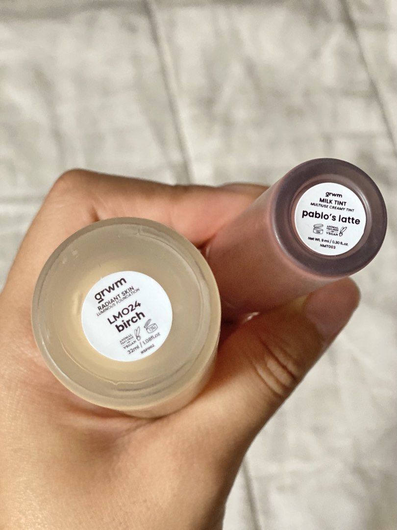 GRWM Radiant Skin LMO24 Foundation (Category: Makeup) located in Cebu City. Submitted by ___danideclutters (Listing ID 1456553036, Image 2). Description: update! foundation nalang available :) ********** - GRWM Radiant Skin LMO24 Foundation Shade: Birch - GRWM Milk Tint Shade: Pablo's Latte Around 5%~ lang siguro nabawas. Found better shades for me :).