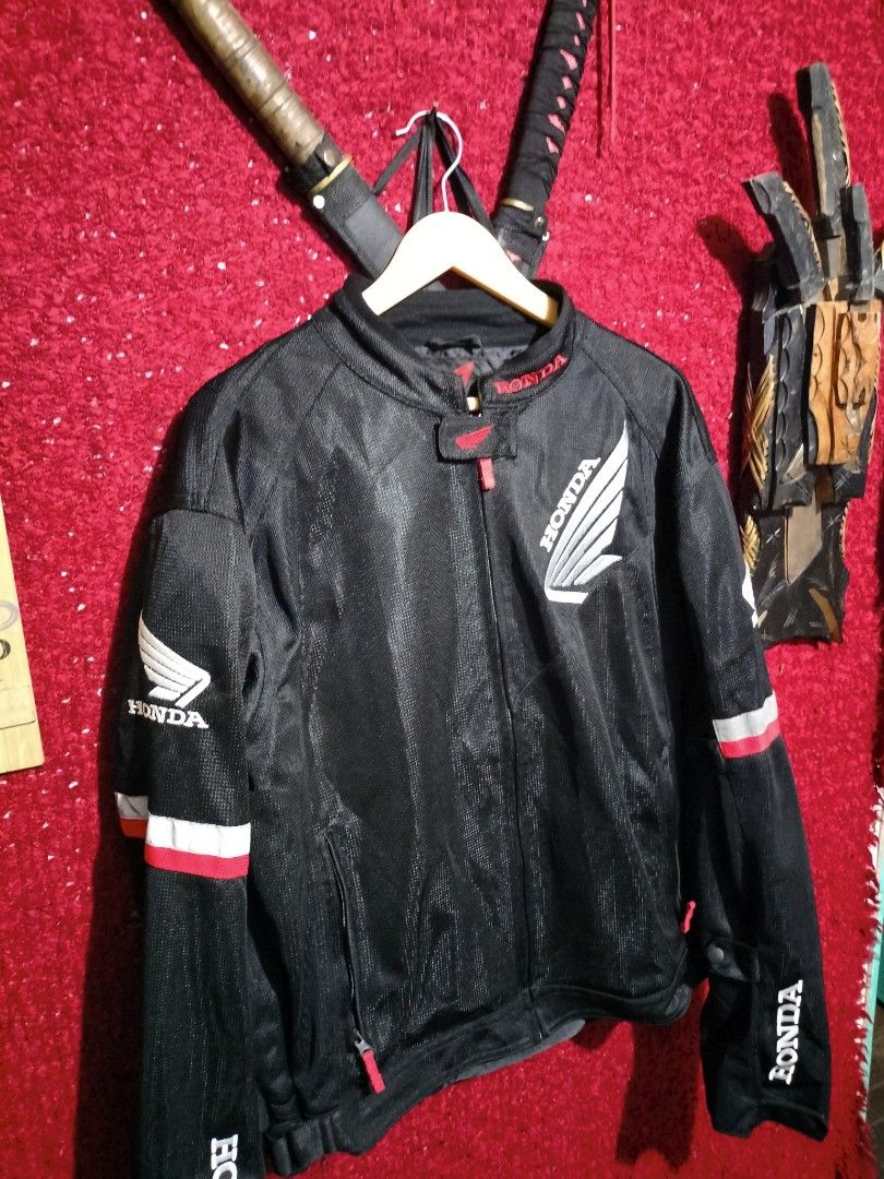 HONDA MOTORCYCLE RIDING JACKET FOR MEN'S (Category: Coats, Jackets and Outerwear) located in Baguio. Submitted by vertex_nga.pow (Listing ID 1456603309, Image 2). Description: HONDA MOTORCYCLE RIDING JACKET FOR MEN'S MEDUIM LARGE DIMENSION 25.5L BY 22 ARMPIT TO ARMPIT EXCELLENT CONDITION W/ PADSS BAGUIO LOCATION PLUS SF SA MALAYU JNT COURIER PASS COD UNLI VOUCH PRICE:PM DM PM DM IF INTERESTED ONLY.