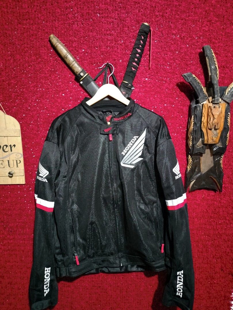 HONDA MOTORCYCLE RIDING JACKET FOR MEN'S (Category: Coats, Jackets and Outerwear) located in Baguio. Submitted by vertex_nga.pow (Listing ID 1456603309, Image 3). Description: HONDA MOTORCYCLE RIDING JACKET FOR MEN'S MEDUIM LARGE DIMENSION 25.5L BY 22 ARMPIT TO ARMPIT EXCELLENT CONDITION W/ PADSS BAGUIO LOCATION PLUS SF SA MALAYU JNT COURIER PASS COD UNLI VOUCH PRICE:PM DM PM DM IF INTERESTED ONLY.