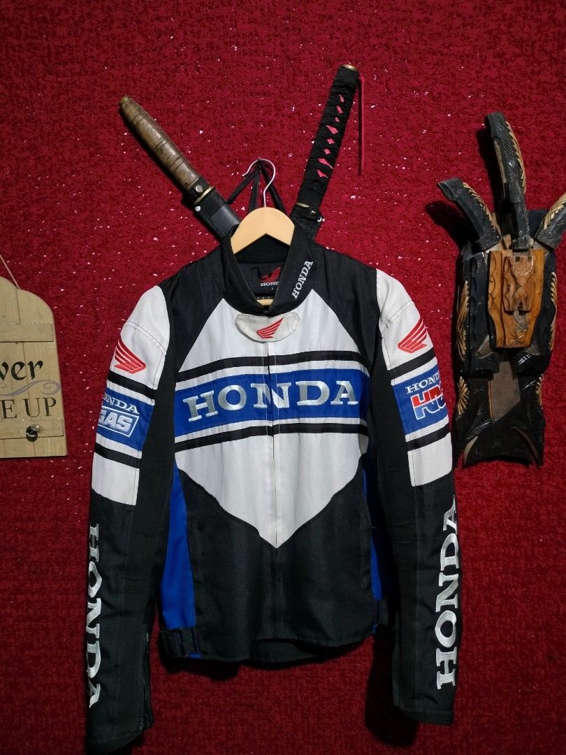 HONDA MOTORCYCLE RIDING JACKET FOR MEN'S (Category: Coats, Jackets and Outerwear) located in Baguio. Submitted by vertex_nga.pow (Listing ID 1456603366, Image 3). Description: HONDA MOTORCYCLE RIDING JACKET FOR MEN'S MEDUIM SIZE DIMENSION 24.5L BY 21 ARMPIT TO ARMPIT GOOD CONDITION NEED WASH ONLY W/ PADSS BAGUIO LOCATION PLUS SF SA MALAYU JNT COURIER PASS COD UNLI VOUCH PRICE:PM DM PM DM IF INTERESTED ONLY.