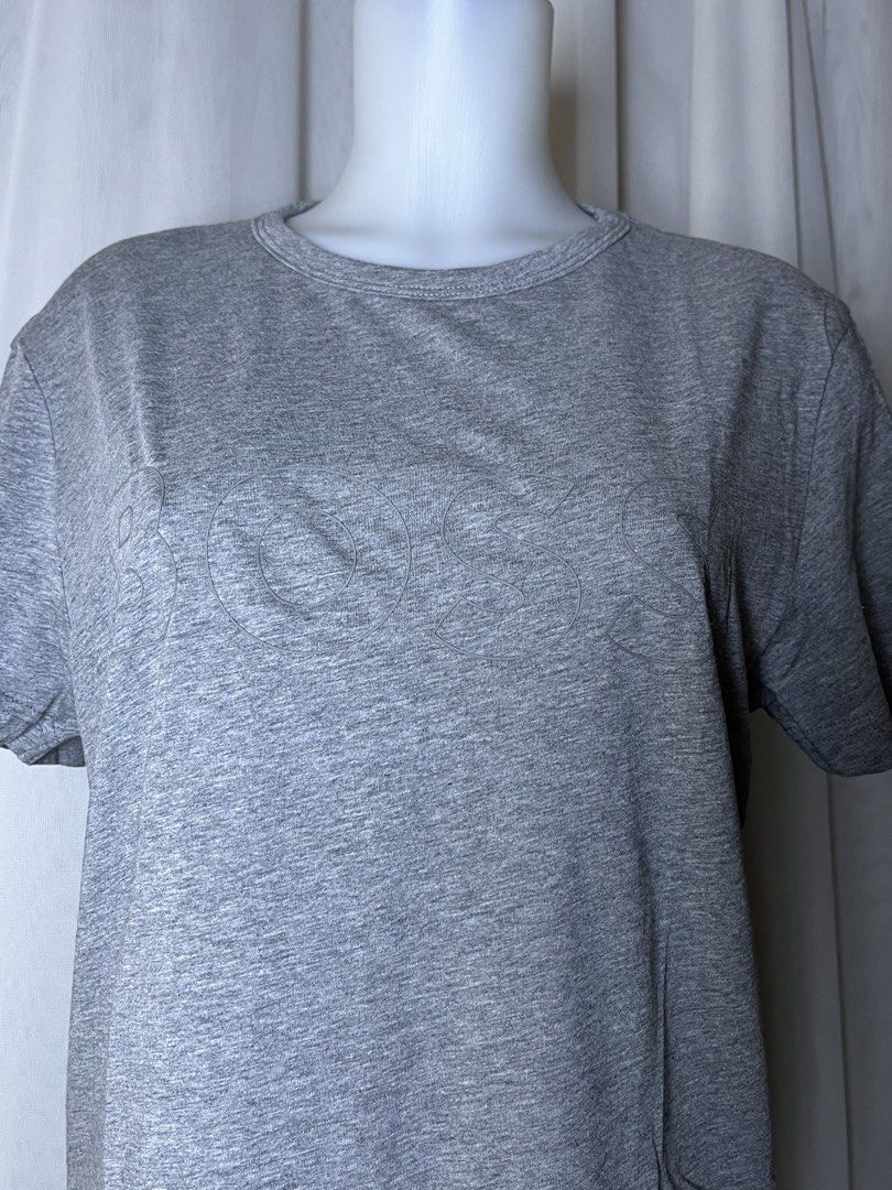 Hugo Boss Gray T-Shirt (Category: Tshirts & Polo Shirts ) located in Bulacan. Submitted by stacksonracks_ph (Listing ID 1456442561, Image 2). Description: Hugo Boss Gray T-Shirt Size: Small.