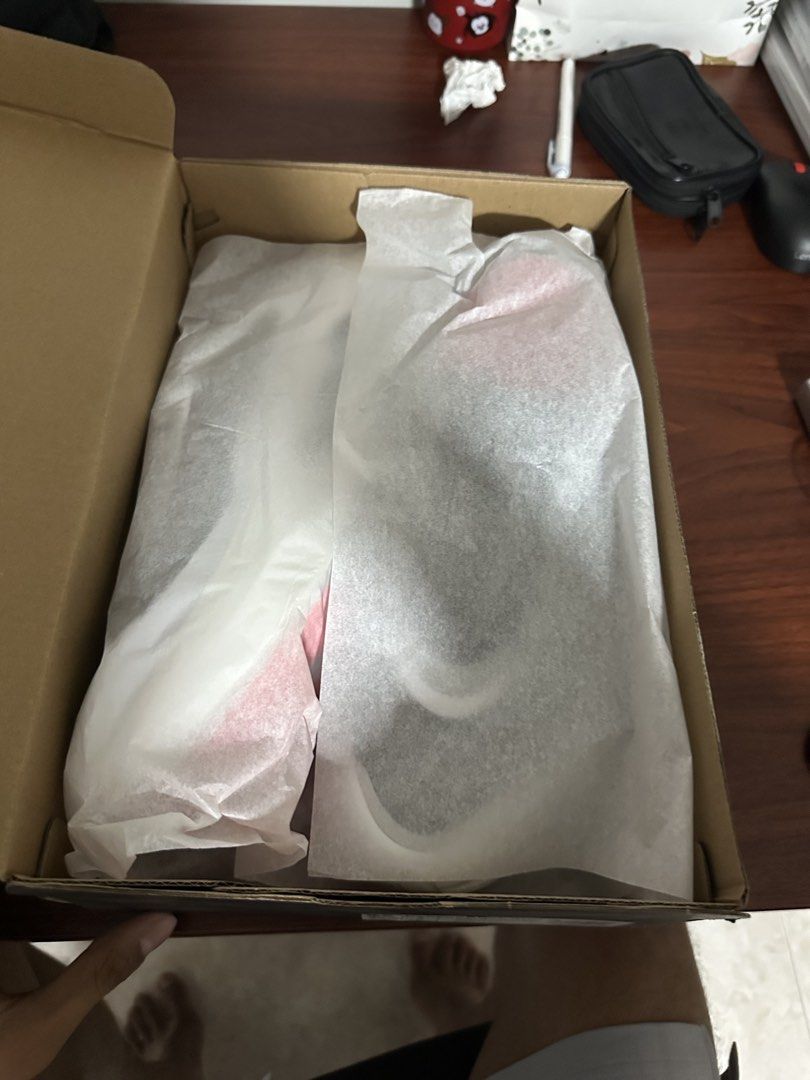 HYPERBOOST RUN (Category: Sneakers) located in Singapore. Submitted by manishram (Listing ID 1456582161, Image 2). Description: Size is UK 9, US9.5, EURO 43 1/3 Impulse purchase. New shoe retailer at $239 Willing to negotiate price .