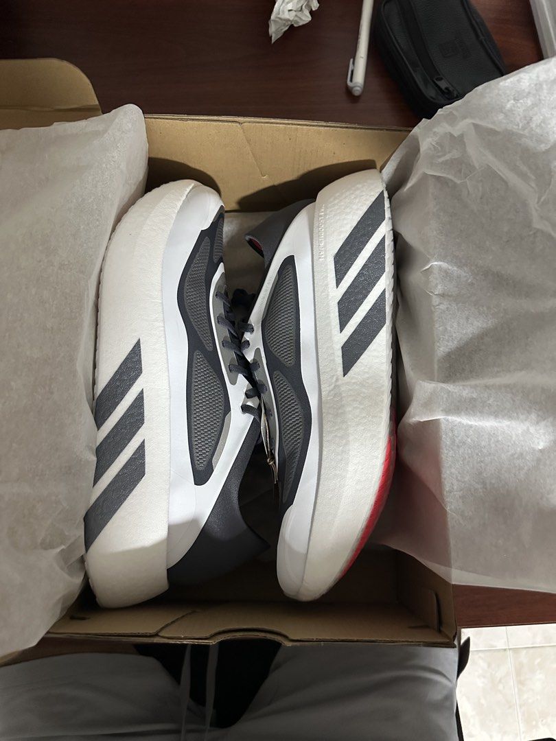 HYPERBOOST RUN (Category: Sneakers) located in Singapore. Submitted by manishram (Listing ID 1456582161, Image 3). Description: Size is UK 9, US9.5, EURO 43 1/3 Impulse purchase. New shoe retailer at $239 Willing to negotiate price .