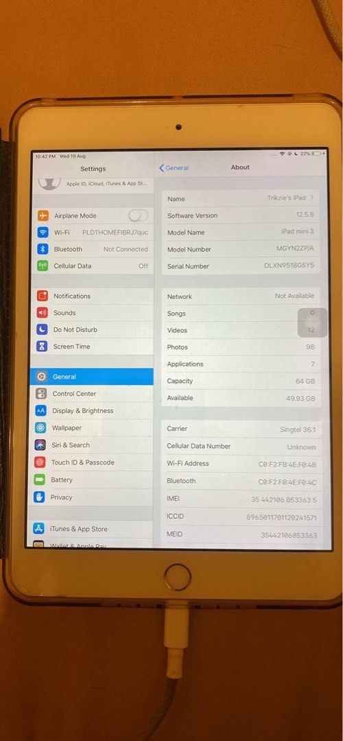 Ipad Mini 3 (Category: iPad) located in Batangas. Submitted by trikzieym (Listing ID 1456568032, Image 2). Description: - no issue, good condition - makinis pa, matagal malowbat - WiFi + Cellular - 64GB - may basag lang sa tempered glass pero hindi sa mismong item - goods pang kiddos .