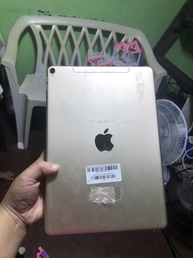 Ipad pro 256gb 10.5 inches (Category: iPad) located in Paranaque City. Submitted by linahiman12 (Listing ID 1456463992, Image 2). Description: Ipad pro 10.5 inches 256gb specs Good condition Check b4 payment 9,500 only! 💸 Parañaque location. 📍 .