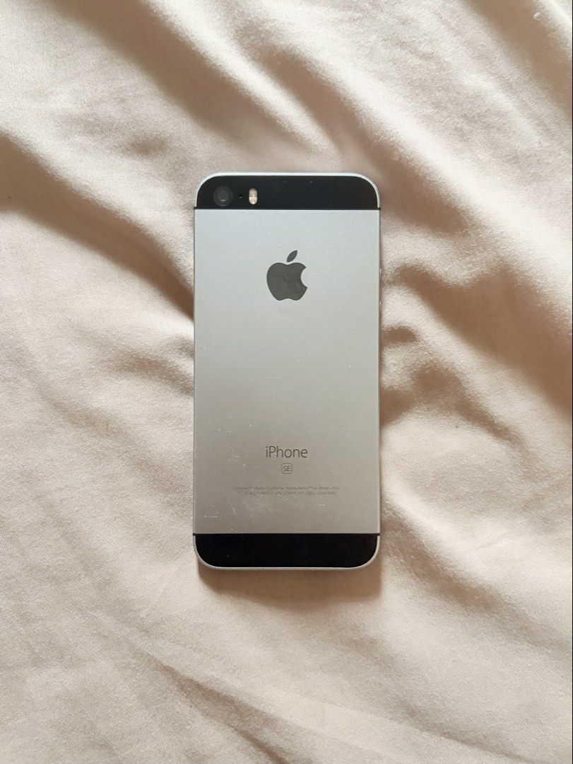 iPhone SE 1st Gen (2016) (Category: iPhone SE Series) located in Caloocan City. Submitted by ton.things (Listing ID 1456492667, Image 1). Description: iPhone SE 1st Gen (2016) - 32GB, Globe/GOMO sim only -Trending phone as digicam in Korea -Replaced the battery para matagal malow batt (lasts me throughout the day) Issues: Touch ID not working anymore still perfect as secondary phone/ digicam, expect scratches and wear .