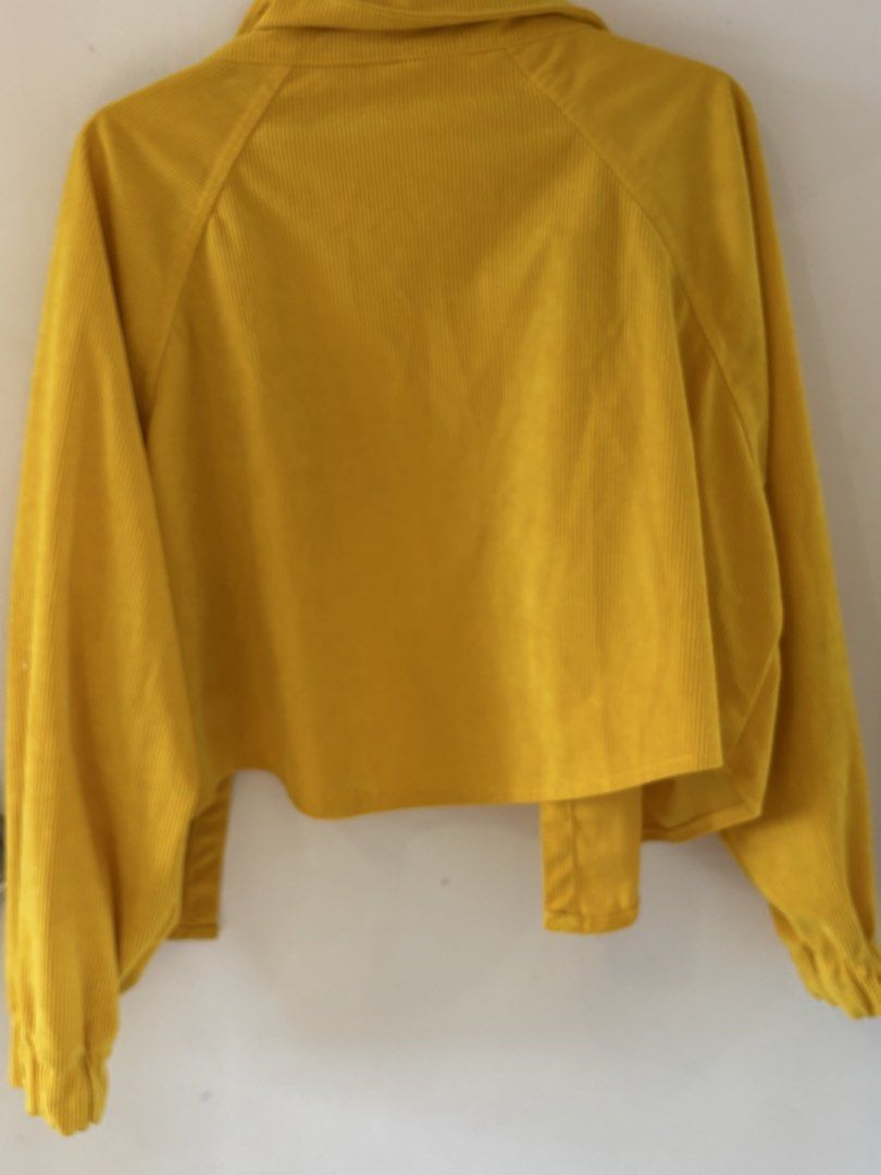 Jacket (Category: Coats, Jackets and Outerwear) located in Manila. Submitted by plussize530 (Listing ID 1456526923, Image 3). Description: .