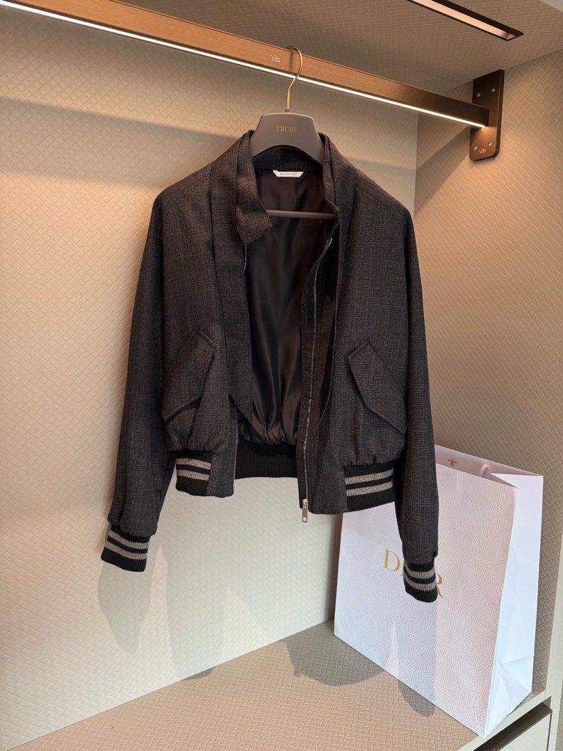 Jacket odi4 (Category: Coats, Jackets and Outerwear) located in Singapore. Submitted by yejasmine (Listing ID 1456572612, Image 2). Description: .
