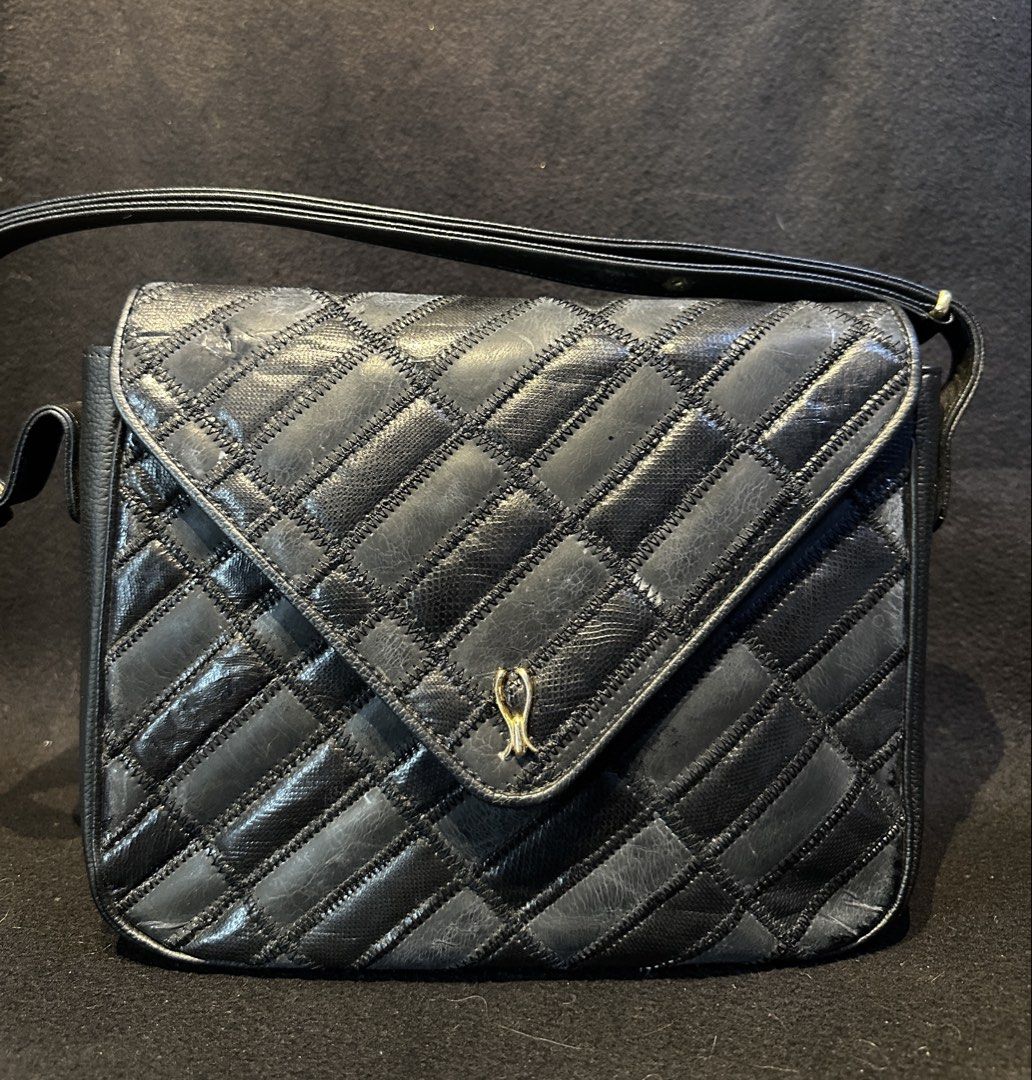 Japan Lizard and Leather bag. ❗️PROJECT ❗️ (Category: Luxury Bags & Wallets) located in Quezon City. Submitted by WIMC2ndaccount (Listing ID 1456550317, Image 1). Description: Japan bag Made in japan 2 way bag Good condition Outside Inside has powder and dry Legit leather Mine mo kung di ka MAARTE! 25 X 19 centimeters .