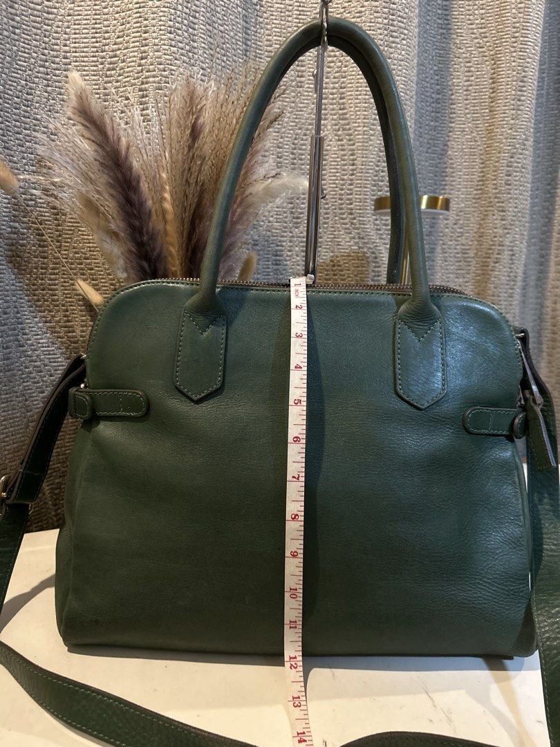 Jerise…Pine Green All Leather 2 way (Category: Shoulder Bags) located in Quezon City. Submitted by collsan (Listing ID 1456535814, Image 3). Description: .