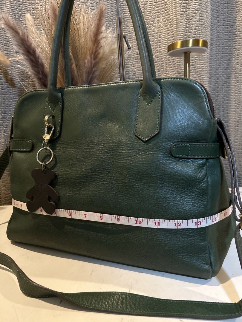 Jerise…Pine Green All Leather 2 way (Category: Shoulder Bags) located in Quezon City. Submitted by collsan (Listing ID 1456535814, Image 2). Description: .
