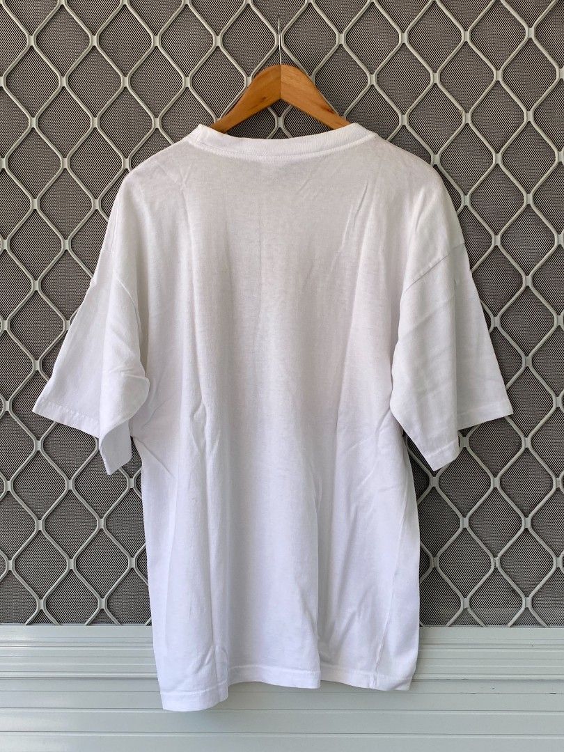 Kangaroo Art Tee (Category: Tshirts & Polo Shirts ) located in General Natividad. Submitted by jaygo02 (Listing ID 1456440772, Image 2). Description: fits L 22 x 29 Color rate: 9/10 Issue/s: Stain (check the last picture) 📍Nueva Ecija 📌washed 📌color may vary due to lighting 📌shipping via jnt express.