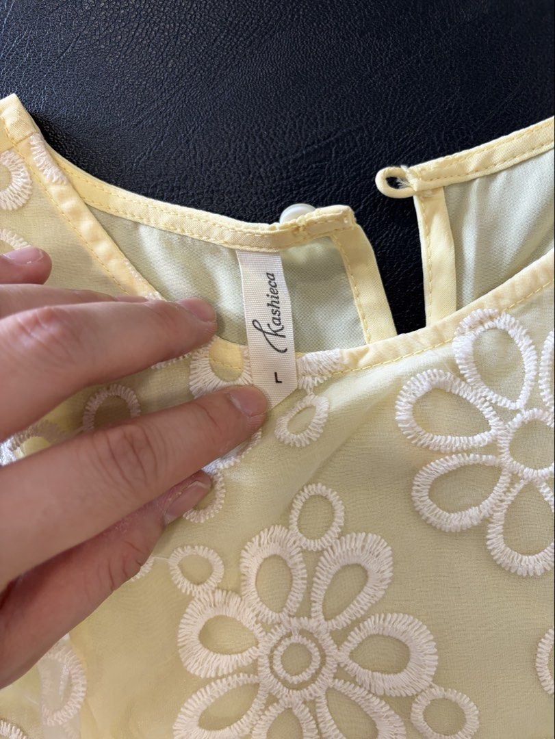 Kashieca Yellow Cropped Embroidered Woven Top (Category: Blouses) located in Quezon City. Submitted by ciyellow (Listing ID 1456431295, Image 2). Description: Kashieca Yellow Cropped Embroidered Woven Too.