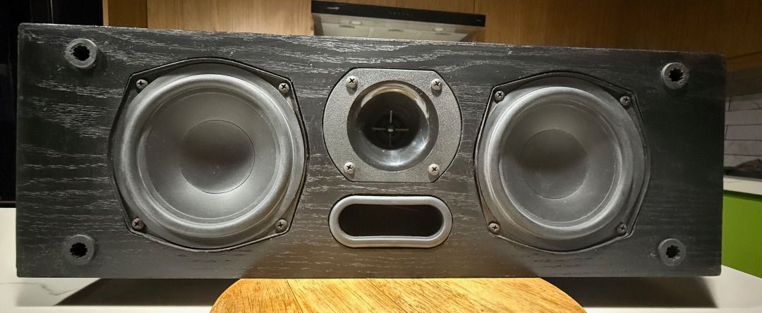 Klipsch KV-2 Center Channel speaker (Category: Soundbars, Speakers & Amplifiers) located in San Pedro. Submitted by ogiedc-19299 (Listing ID 1456432625, Image 3). Description: - Klipsch KV-2 Center Channel speaker - Color: Black wood grain finish - Ideal for home theater setups - Tested and confirmed working - Grille is intact - Connects via standard binding posts.