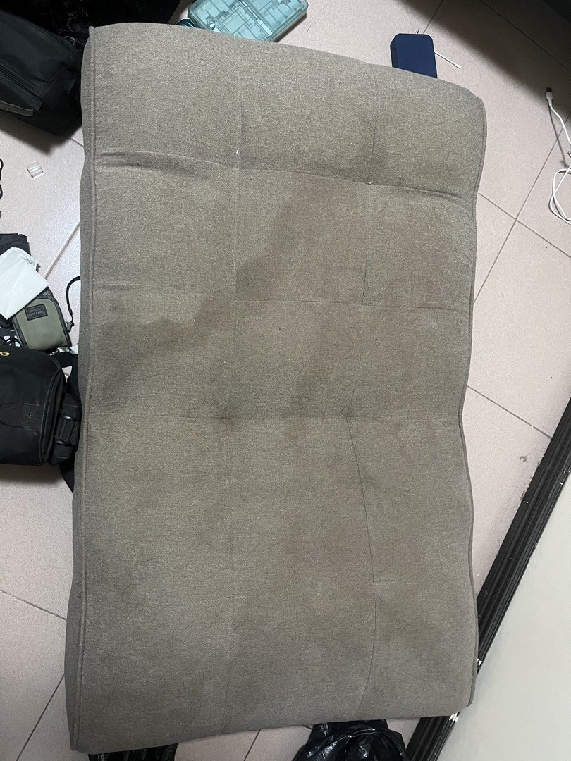 Tatami Chair (Category: Other Home Furniture) located in Quezon City. Submitted by missingmian (Listing ID 1456518587, Image 3). Description: Lazy boy big tatami chair unwashed.