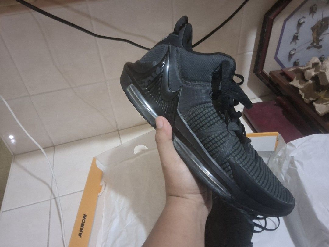 Lebron Witness 7 BLACK (Category: Sneakers) located in Manila. Submitted by sim1natividad (Listing ID 1456594176, Image 3). Description: need funds for emergency.