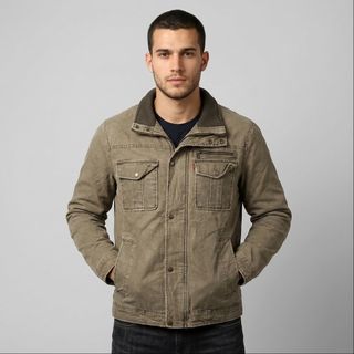 (Category: ) located in . Submitted by y2k.luxury.streetwear.outdoor (Listing ID 1456569960, Image 1). Description: .