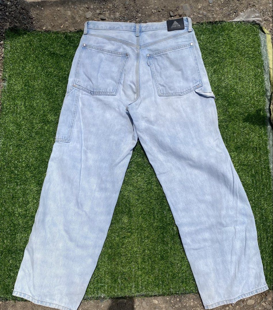 Levis Silver Tab Carpenter Pants (Category: Jeans) located in Davao. Submitted by acilmo (Listing ID 1456474926, Image 2). Description: 30x32.