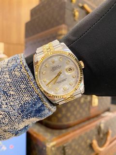 (Category: ) located in . Submitted by redrabbitluxury_singpore (Listing ID 1456541000, Image 1). Description: .