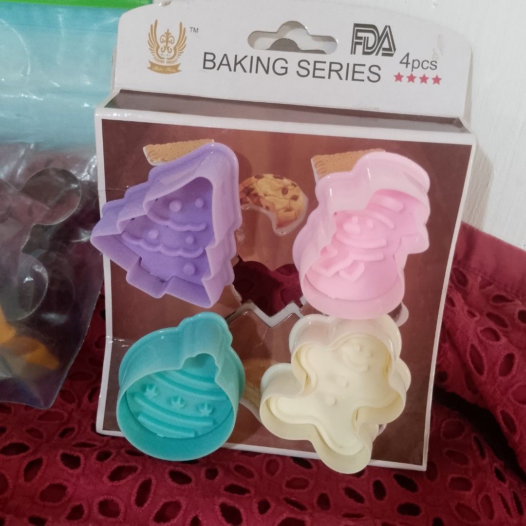 (Lot 1) Cookie Cutters Christmas Assorted (Category: Bakeware) located in Tuguegarao City. Submitted by thriftedtreasures101.1 (Listing ID 1456468213, Image 2). Description: Cookie cutters. Christmas theme 4 pcs - Unused Square Set of 5 - Unused Round scalloped Set of 5 - Unused Assorted cutters - Mostly unused ‎ ‎📍 Location: Cagayan Valley ‎👛 MOP: Maya/GCash ‎🛵 Shipping: J&T (SF c/o buyer) ‎*No COD. ‎*No rush shipping po. ‎*No low balling ple
