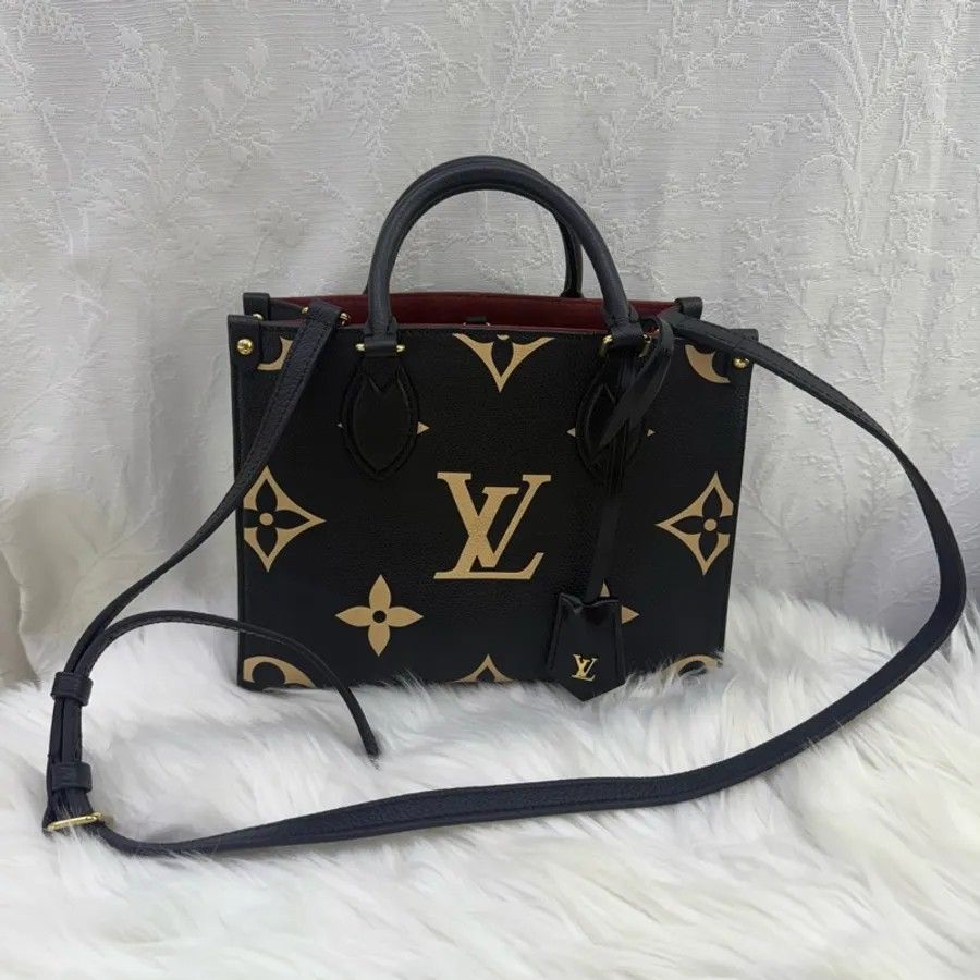 Louis Vuitton On the go (Category: Luxury Bags & Wallets) located in Manila. Submitted by elena.salazar (Listing ID 1456534703, Image 2). Description: 🔥 – SULIT FIND DEAL! 🔥 ✨ PRELOVED pero parang BAGO! (9.9/10 Condition!) ✨ ✅ Full Set: May box, dust bag, receipt, at complete accessories! 📜 CERTIFIED AUTHENTIC! May Entrupy Certificate – Walang duda, legit ‘to! 💼 Bakit kailangan mo ‘to? ✔️ Super classic & versatile! Pwedeng pang everyday o pan