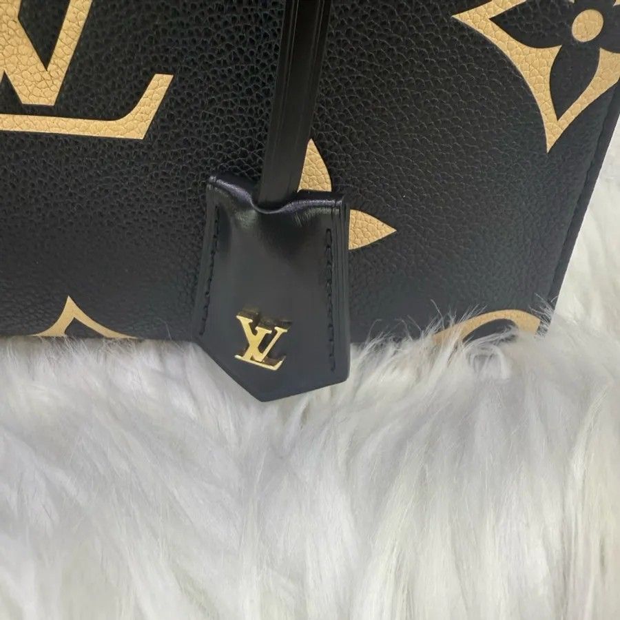 Louis Vuitton On the go (Category: Luxury Bags & Wallets) located in Manila. Submitted by elena.salazar (Listing ID 1456534703, Image 3). Description: 🔥 – SULIT FIND DEAL! 🔥 ✨ PRELOVED pero parang BAGO! (9.9/10 Condition!) ✨ ✅ Full Set: May box, dust bag, receipt, at complete accessories! 📜 CERTIFIED AUTHENTIC! May Entrupy Certificate – Walang duda, legit ‘to! 💼 Bakit kailangan mo ‘to? ✔️ Super classic & versatile! Pwedeng pang everyday o pan