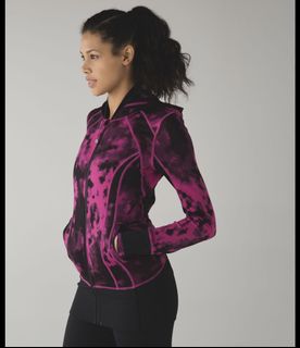 (Category: ) located in . Submitted by wardrobe25 (Listing ID 1456564752, Image 1). Description: .