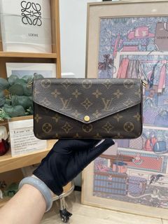 (Category: ) located in . Submitted by jscollectionbags (Listing ID 1456501311, Image 1). Description: .