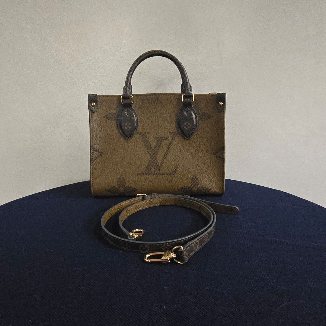 Lv OTG PM size (Category: Luxury Bags & Wallets) located in Paranaque City. Submitted by dclutterqueen (Listing ID 1456477029, Image 2). Description: Louis Vuitton On-The-Go Mono Reverse Bag in PM size 👜 Comes with signature monogram shoulder strap 🇯🇵 Acquired preloved from Japan 💢 Measures approximately 10 x 7.5 inches - PM size.