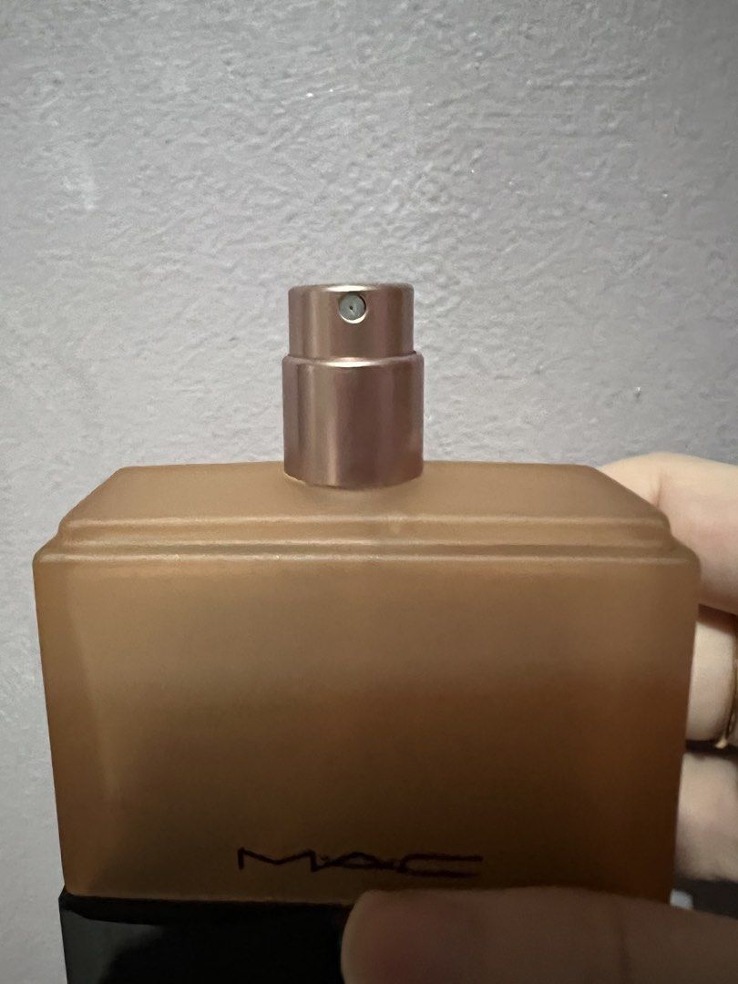 MAC Creme D'Nude Shadescents Eau de Parfum 50ml (Category: Fragrance & Deodorants) located in Manila. Submitted by laviople (Listing ID 1456580845, Image 3). Description: Super sexy smelling scent! One of my favs! Wala nito sa retail MAC PH stores. - MAC Creme D'Nude Shadescents Eau de Parfum - 10-15ml/50ml bottle - Scent profile: Musky, caramel, powdery, vanilla, sweet, leather, floral - Recommended for women.