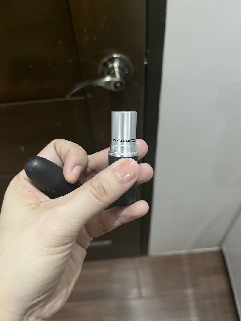 MAC Lipstick (Category: Makeup) located in Batangas. Submitted by kiceaiden03 (Listing ID 1456548765, Image 2). Description: nabili ko sya nung tym na nglondon ako 2 times ko lng sya nagmit .