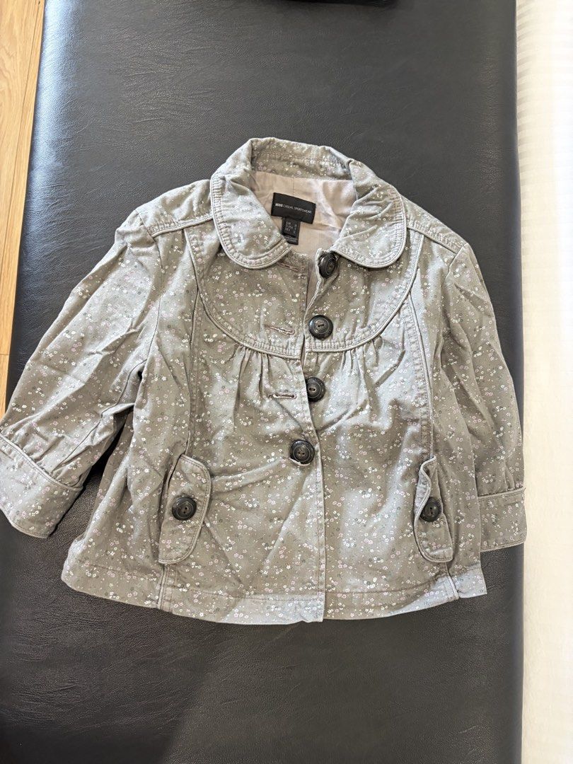 Mango Floral Print Denim Jacket (Category: Coats, Jackets and Outerwear) located in Quezon City. Submitted by ciyellow (Listing ID 1456479248, Image 1). Description: Mango Floral print denim jacket.