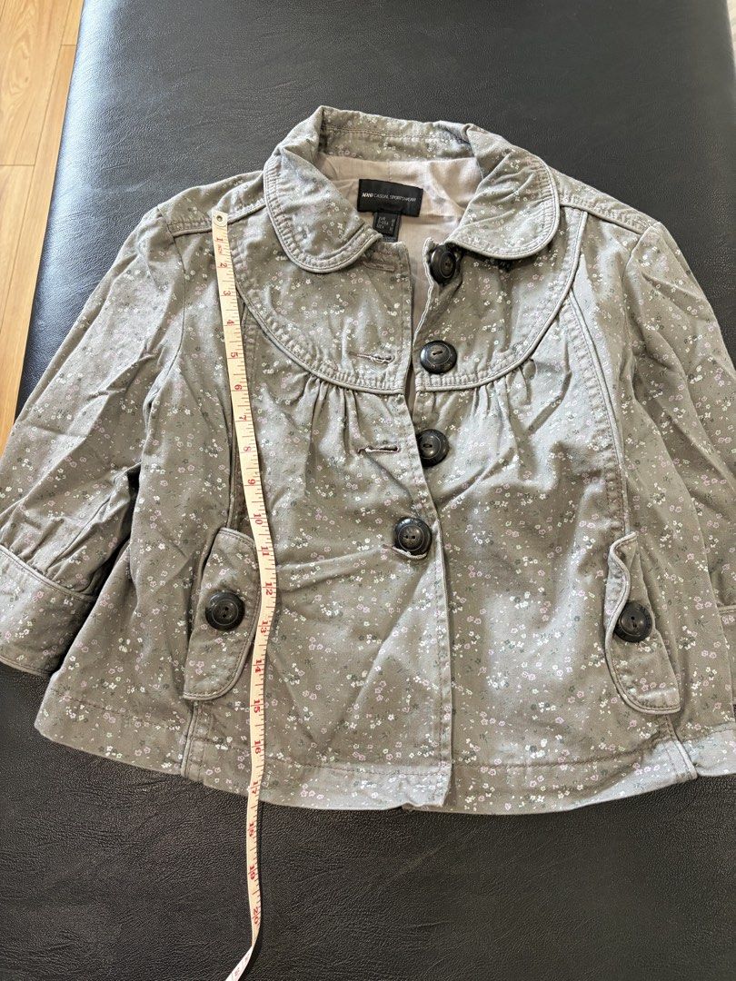 Mango Floral Print Denim Jacket (Category: Coats, Jackets and Outerwear) located in Quezon City. Submitted by ciyellow (Listing ID 1456479248, Image 3). Description: Mango Floral print denim jacket.