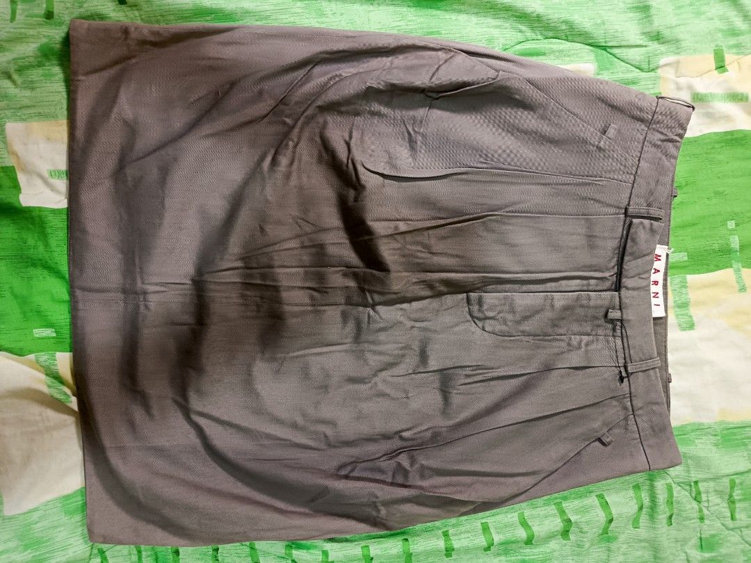 Marni/ Cotton skirt (Category: Luxury Apparel) located in Angeles City. Submitted by al.quilala03 (Listing ID 1456519794, Image 1). Description: L- 23 inch waist- 30 inch size 40.