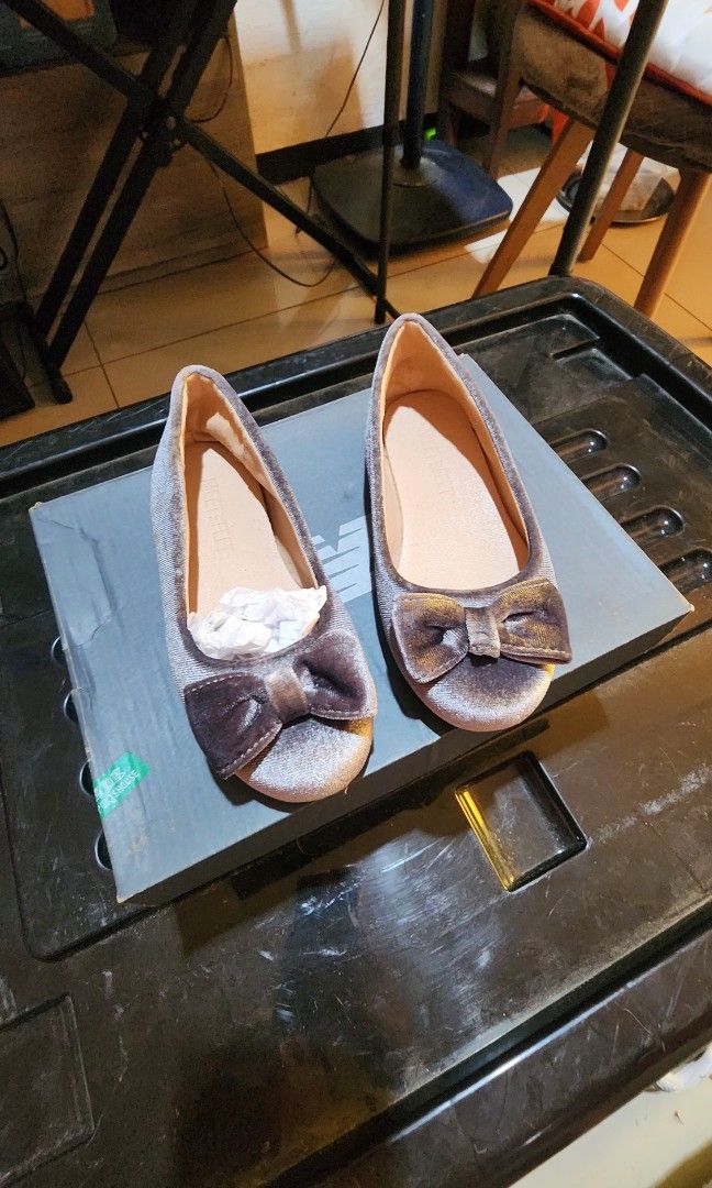 Meet my feet shoes (Category: Babies & Kids Fashion) located in Quezon City. Submitted by limchenjavier (Listing ID 1456543354, Image 1). Description: meet my feet shoes no flaws good as new.