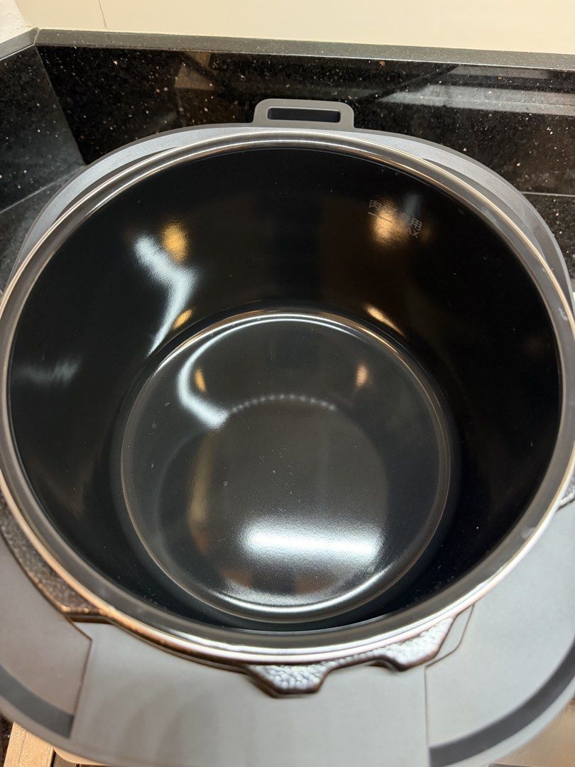 Midea Electric Pressure Cooker 5L (Category: Cookers) located in Las Pinas. Submitted by hello.hi.hey (Listing ID 1456495918, Image 2). Description: FOR SALE: Brand New Midea 5L Electric Pressure Cooker ✨ 100% Brand New – Never Used * Brand: Midea * Model: MY-50M5-206 * Capacity: 5 Liters * Comes with 2 inner pots * Multiple cooking functions: Rice, Soup, Meat/Chicken, Beef/Lamb, Porridge, Steaming, Cake & more * 24-hour programmable timer * Incl