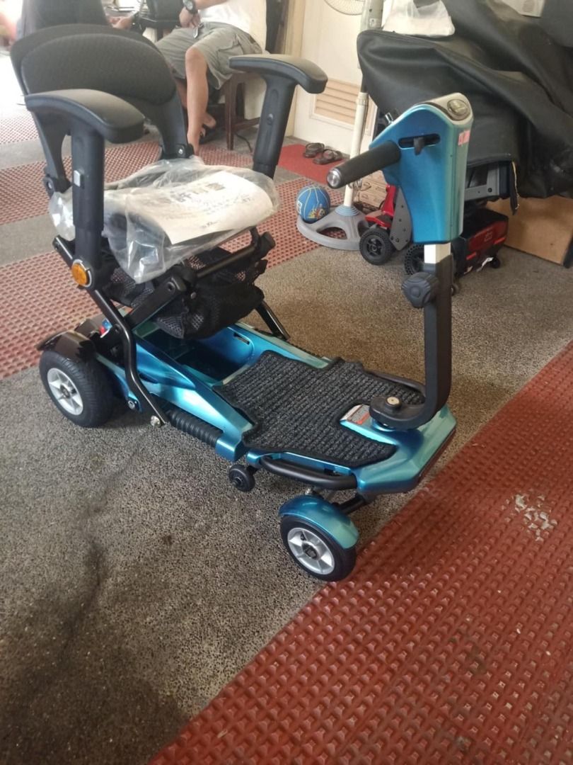 Mobility Scooter (HEARTWAY BRIO S19F) (Category: Wheelchairs) located in Makati City. Submitted by iceli (Listing ID 1456461861, Image 1). Description: HEARTWAY BRIO S19F 2ND HAND GOOD AS NEW Portable 4-wheel automatic-folding - Lightweight blue folding mobility scooter - Easy to transport and store - Features comfortable armrests Portable 4-wheel automatic-folding Airline friendly - In good working condition, ready for a new owner PRICE: NEGOTIA