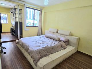 (Category: ) located in . Submitted by hello0909 (Listing ID 1456603110, Image 1). Description: .