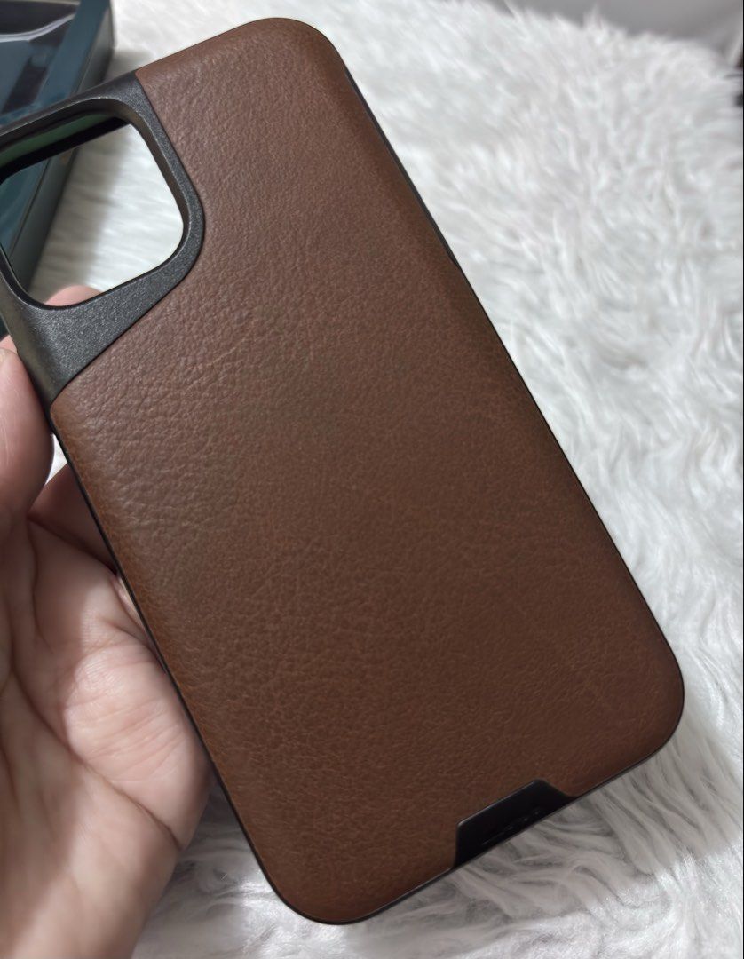 Mous Contour Case for Iphone 11 Pro (Category: Cases & Sleeves) located in Paranaque City. Submitted by dalle_closet (Listing ID 1456445856, Image 3). Description: for iphone 11 pro brandnew ito may scratch lang siya sa leather see all pics.
