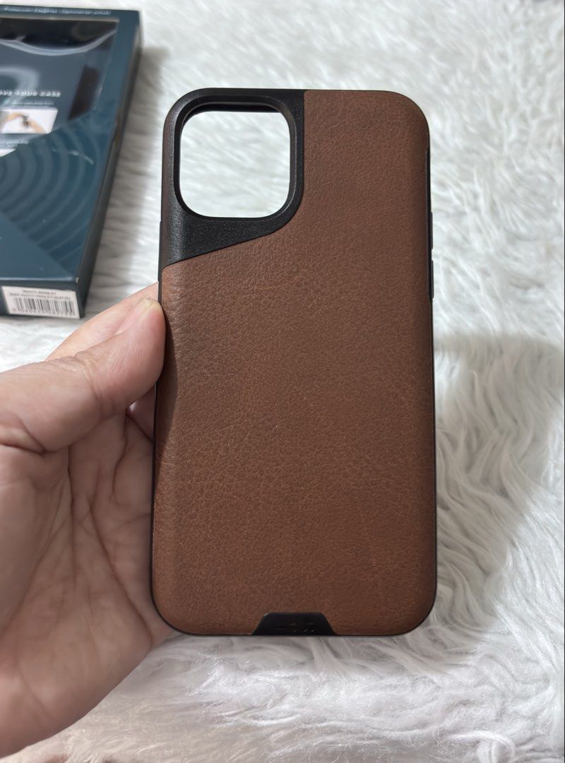 Mous Contour Case for Iphone 11 Pro (Category: Cases & Sleeves) located in Paranaque City. Submitted by dalle_closet (Listing ID 1456445856, Image 2). Description: for iphone 11 pro brandnew ito may scratch lang siya sa leather see all pics.