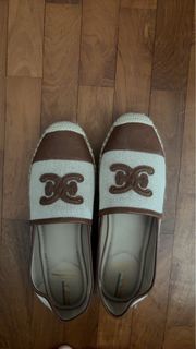 (Category: ) located in . Submitted by carofile (Listing ID 1456510899, Image 1). Description: .