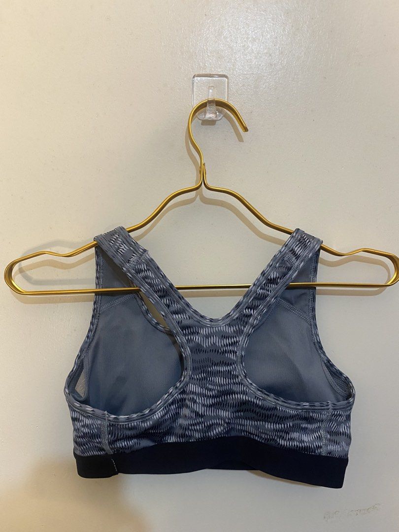 Nike ( grey-patterned) padded sportswear (Category: Activewear) located in Baguio. Submitted by affordaprice_2600baguio (Listing ID 1456549056, Image 2). Description: .