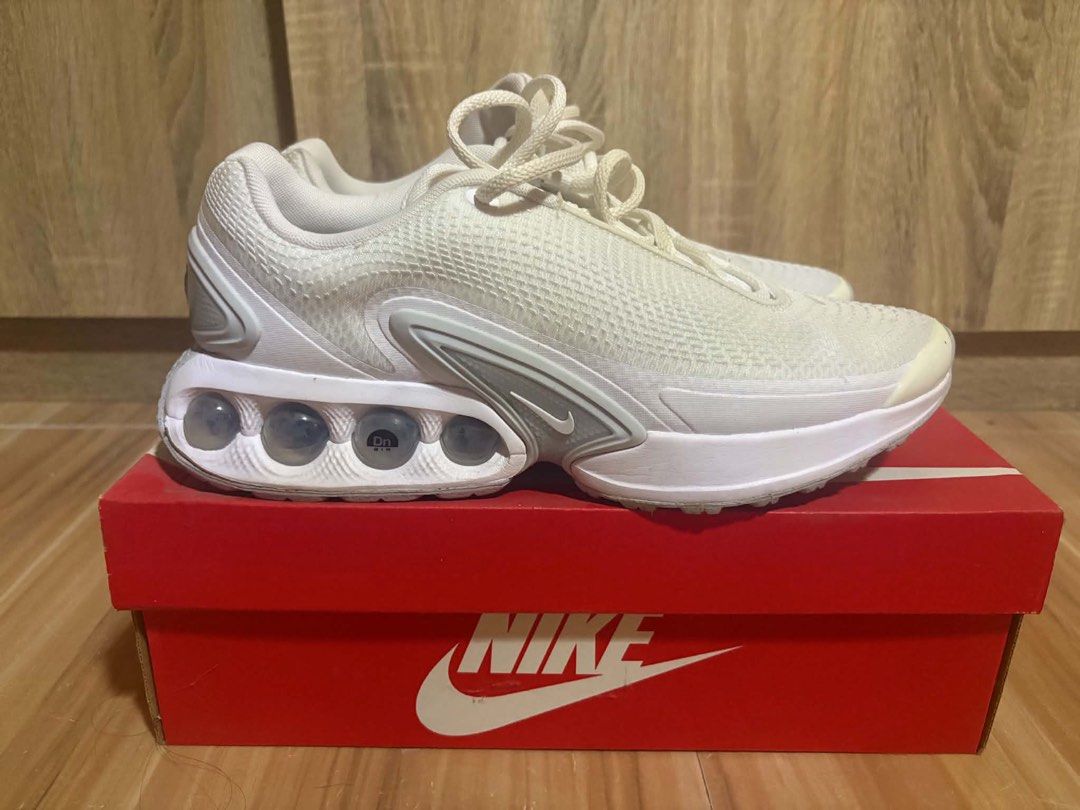 Nike Airmax DN bought in Japan (Category: Casual Shoes) located in Bulacan. Submitted by monaami (Listing ID 1456476461, Image 1). Description: Only used 5 times. Need funds to buy running shoes. Negotiable price..