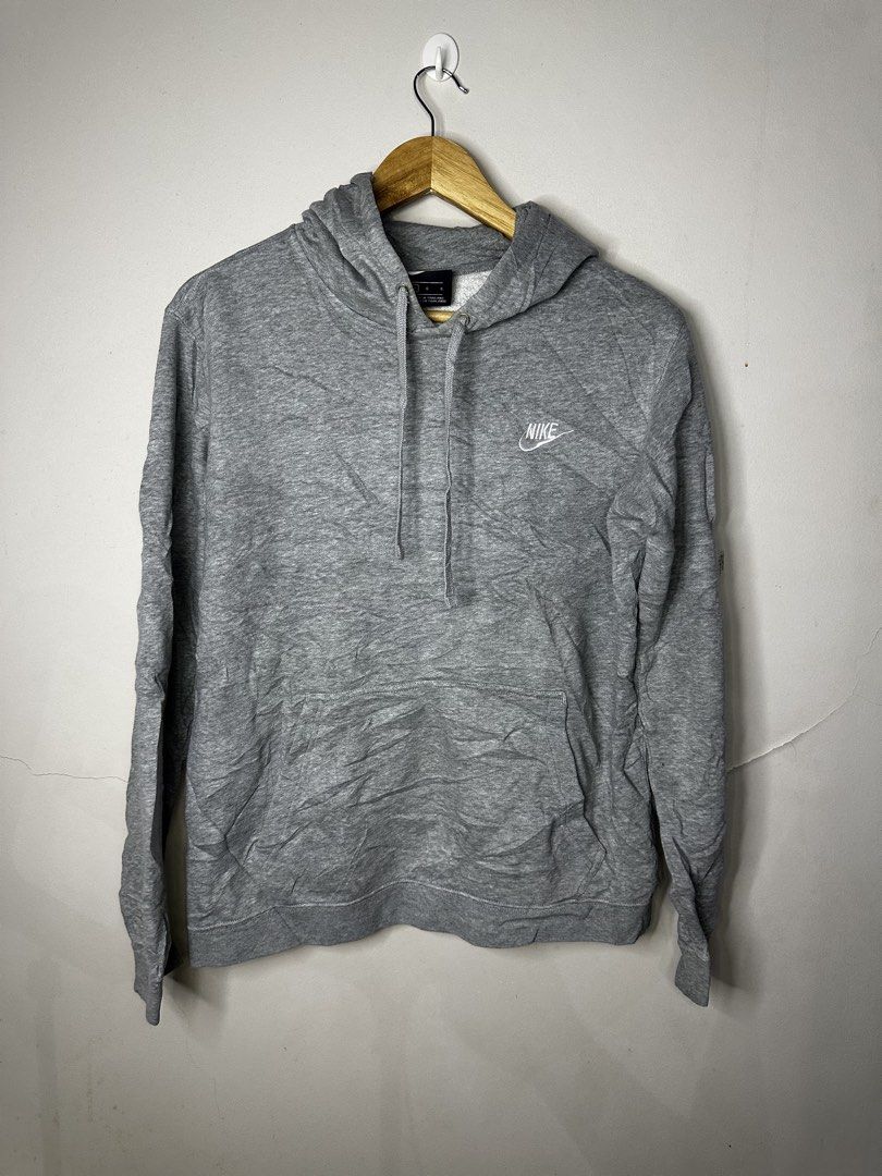 NIKE CLUB HOODIE (Category: Coats, Jackets and Outerwear) located in Molave. Submitted by thriftmate13 (Listing ID 1456586594, Image 1). Description: .